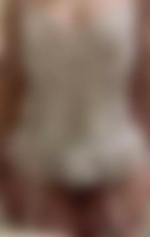 I feel so lonely, I wish someome could help me... by bnngo