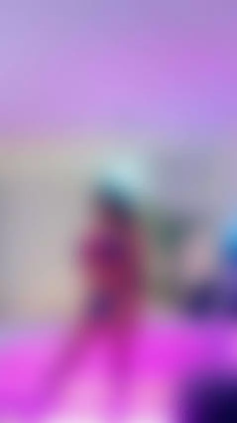 Mirror Seduction 👄 by mollybeckers