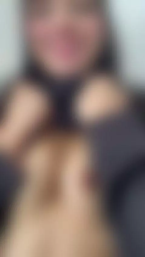 ooops!, I think he get to see my boobs👀😮 by taylorsmiith