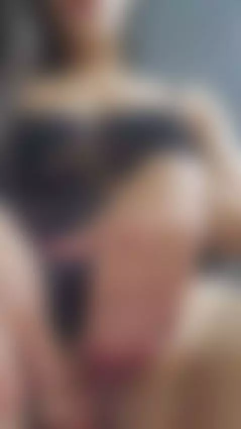 No filters needed — just me and the mood 🖤 by cuteleslie