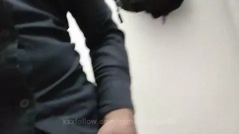 una jaladita en un baño público 😈🤫🤭🥵💦🍆 by namelesshuddle