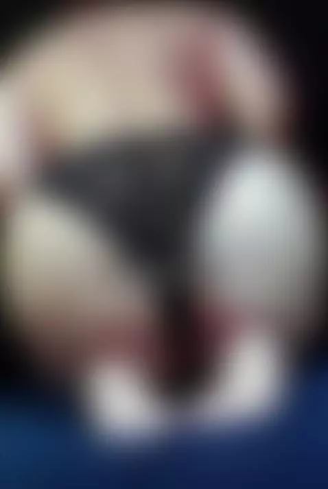 Best of both worlds, a chubby milf booty and cute soles wait... by milfyinny