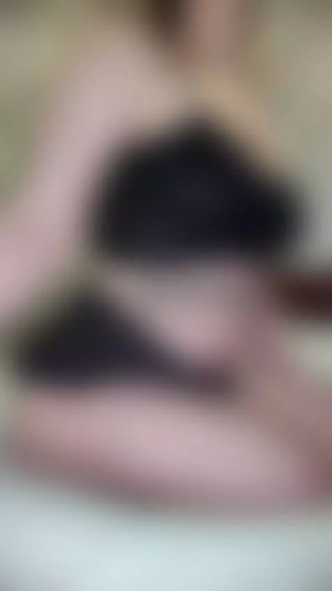 I’m a thick, chubby milf with curves in all the right places... by milfyinny