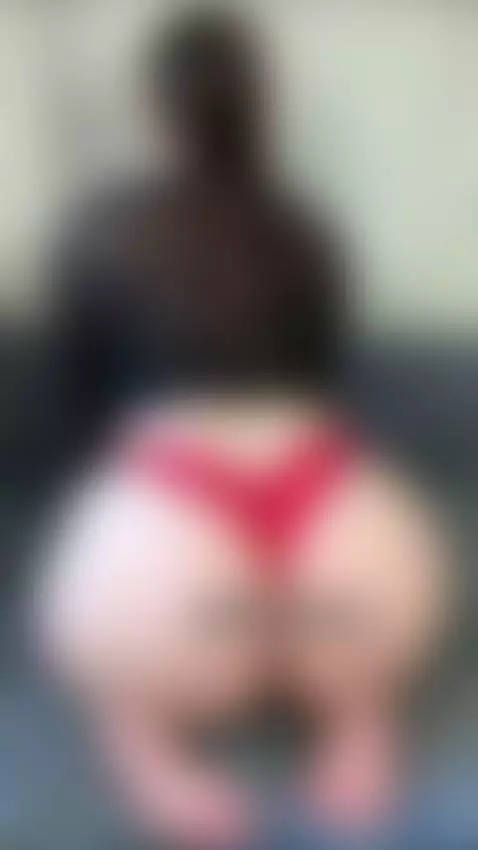 Why choose? You can have a view of my phat milf ass and my p... by milfyinny