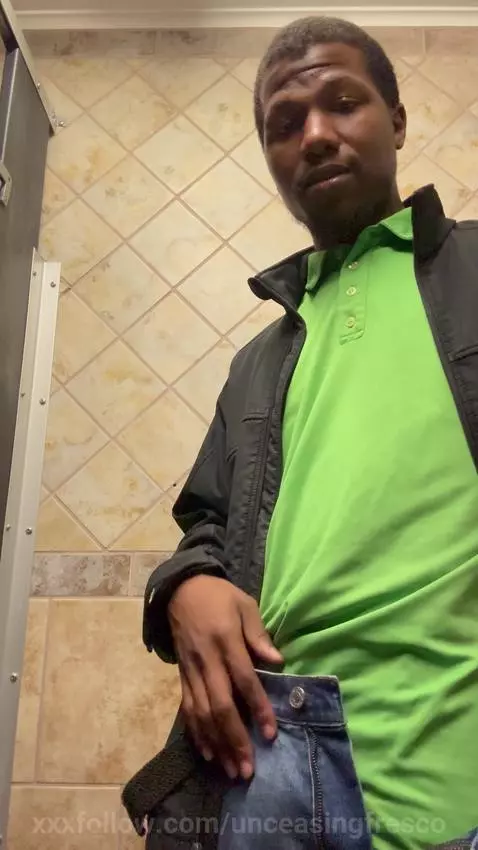 I hate when I get horny at work who wants to help me out?😩 by unceasingfresco