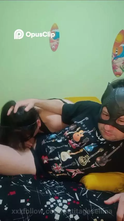 2025-10-01-Chaturbate Live Stream (preview)
No te pierdas nu... by putitagesellina