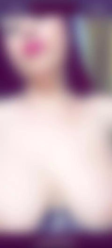 okating with my boobs.. i want them on your face bouncing by sexy-tifany