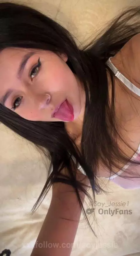 I can do wonders with my tongue, you want to see? 🙈😏 by soyjessie