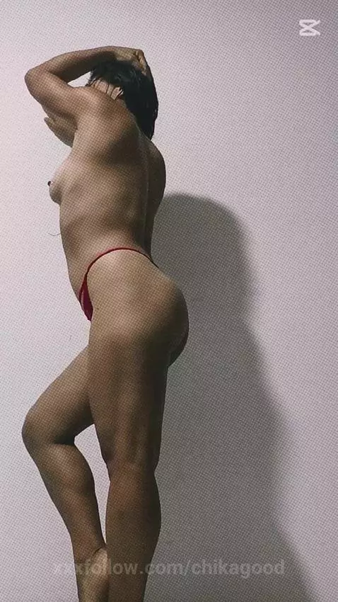 mi cuerpo sensual y caliente / my body sensual and horny  🔥♥... by chikagood