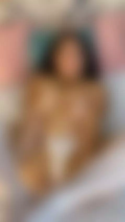 Come closer by amberboobs