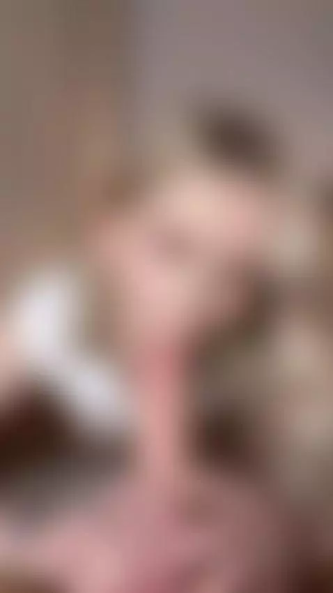 You'll be mesmerized by every inch of my sexy body as I pose... by maddisongrey