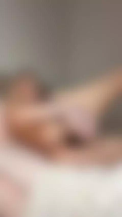 This horny slut is craving your cock today by maddisongrey