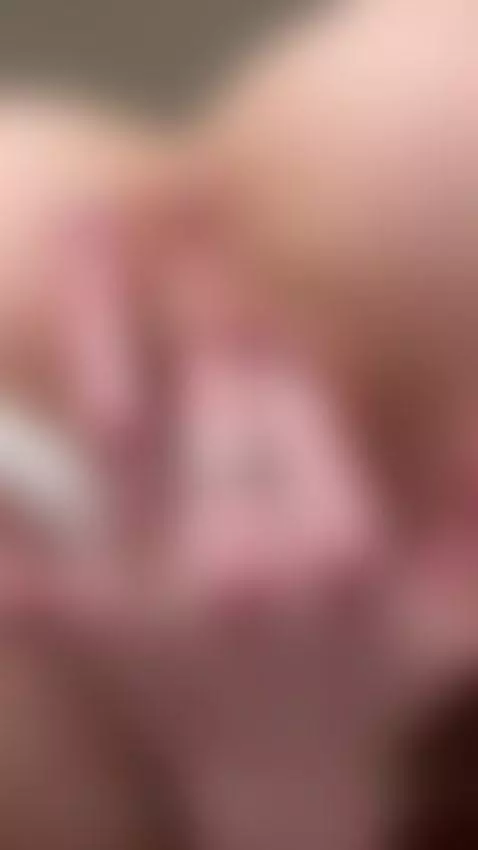 Just a horny girl that loves cum in the morning by maddisongrey