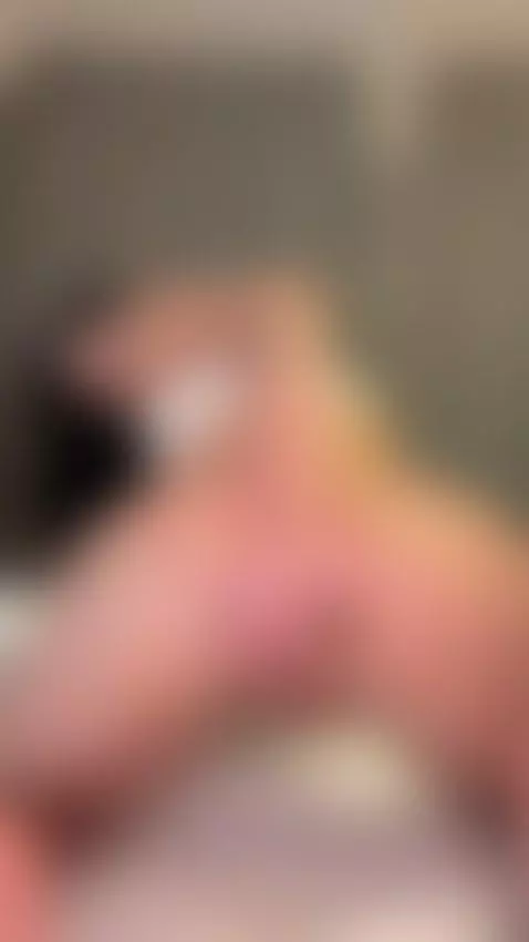 pretty face with a dirty secret by evafairy