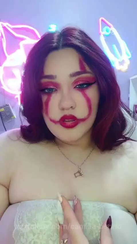 PENNYWISE COSPLAY 🎈LIVE NOW🎈 by camiila-osorio