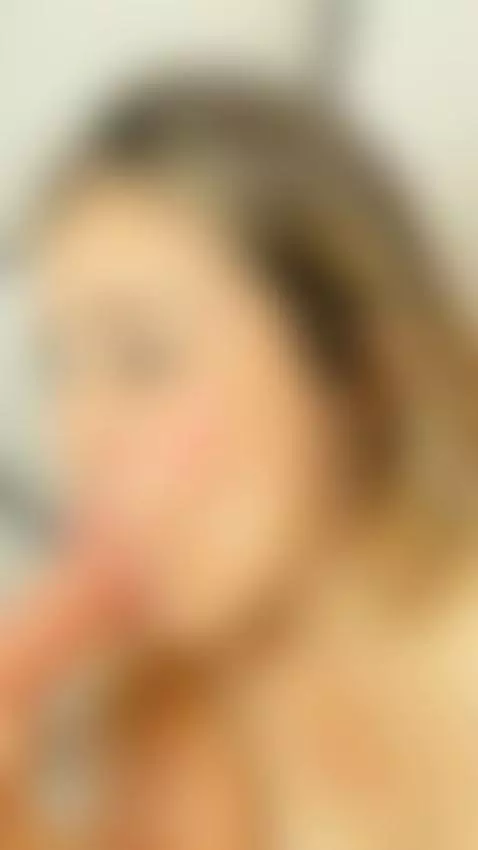 Suck 👅 by kimberly177