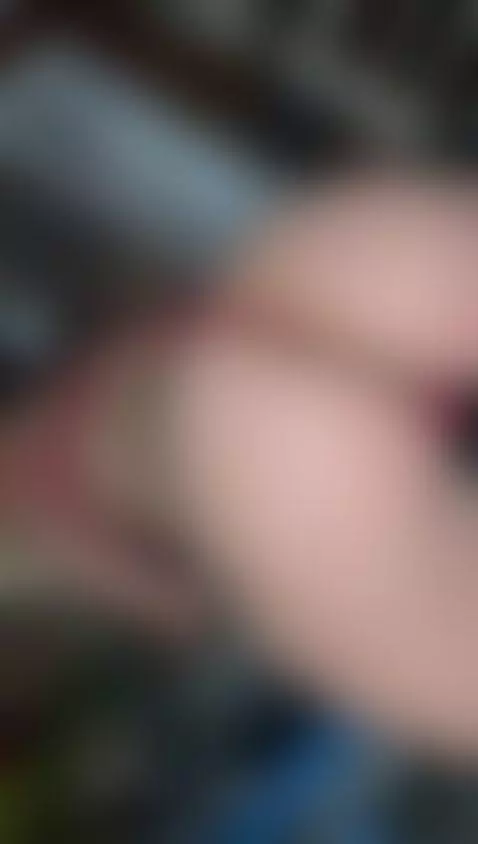 "My friend is a bit weird ... do you dare to discover what h... by chaneladamss