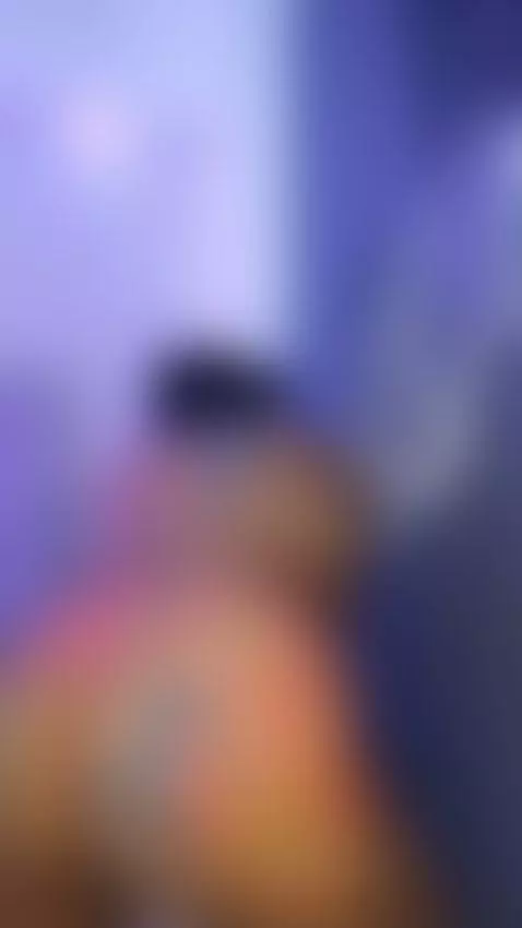 Do you like how the paint blends with my body? 😈👀 by fallon-1