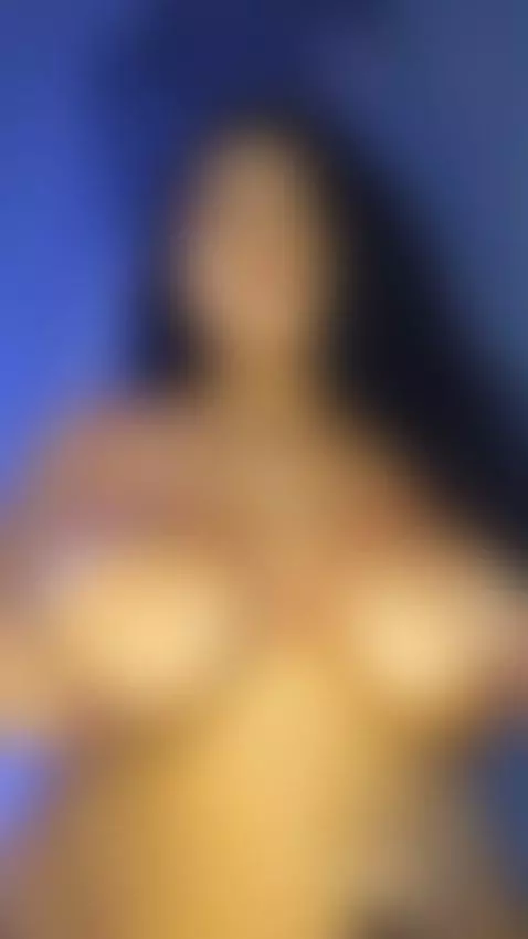 My huge tits wet with oil 🤤✨ by fallon-1