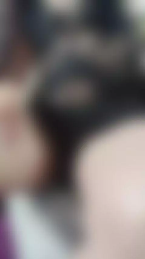 My delicate body awaits your caresses and your words that aw... by floraginette