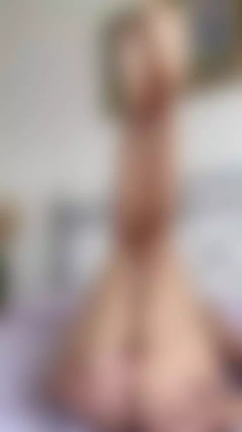 Do petite girls turn you on? by carlamarini