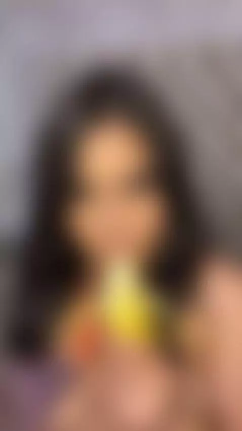 Let me suck your banana by leialeen1