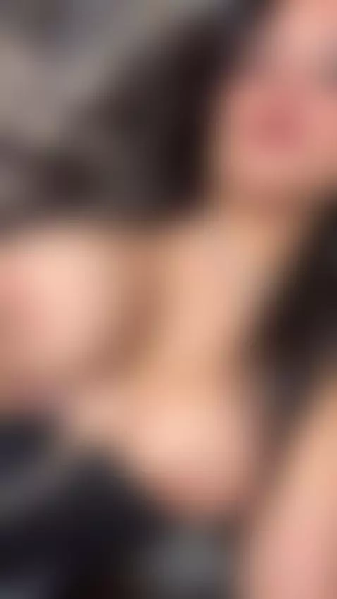 https://www.camsoda.com/leialeen1?id=leialeen1 by leialeen1
