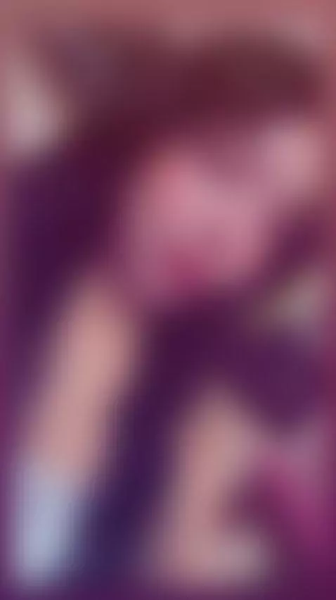 Look me by hannaa-zc