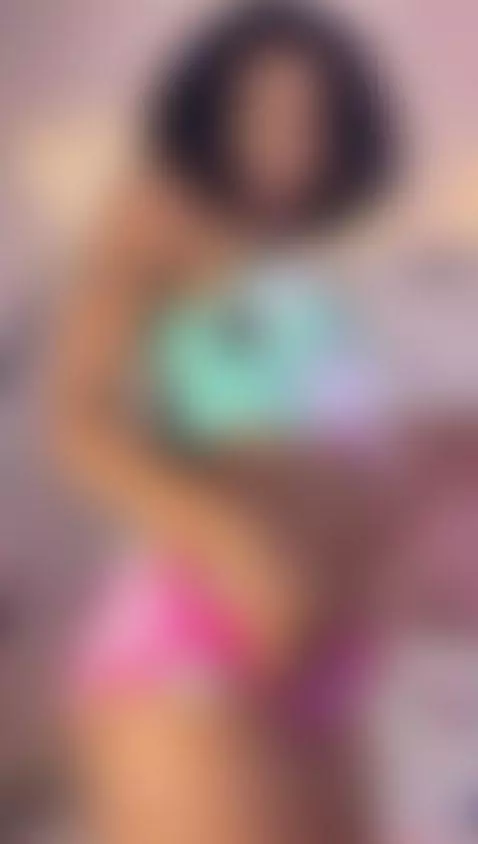 Do you want me to get you wet?💦 by kandyy-brown