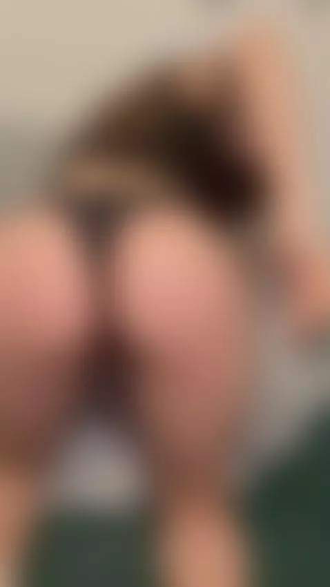 Let me distract you with my stunning beauty by miamyrr