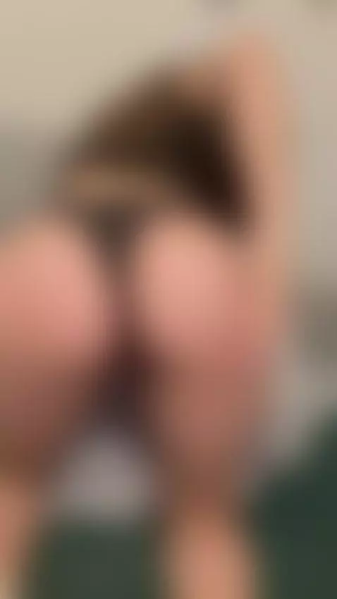 This pretty slut is ready to take every inch by miamyrr