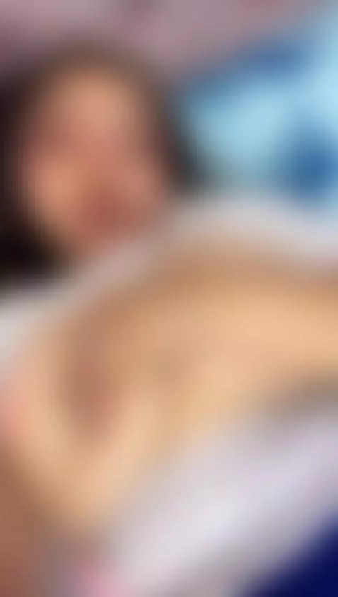 I need u! LIVE NOW by emma-monserratt