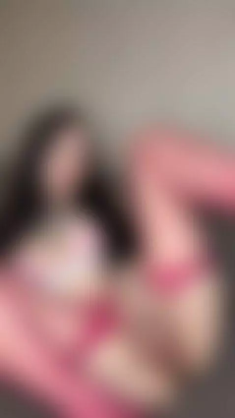 Hold Me Down, Make Me Yours by daissyy