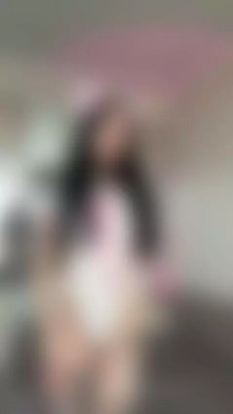 I get wet imagining an older man taking my virginity by daissyy