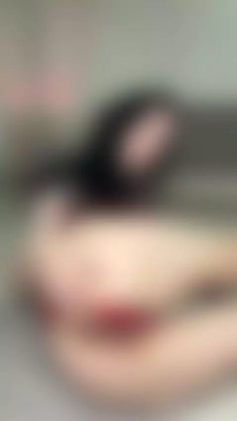 Boldly redefining beauty, one shot at a time by daissyy