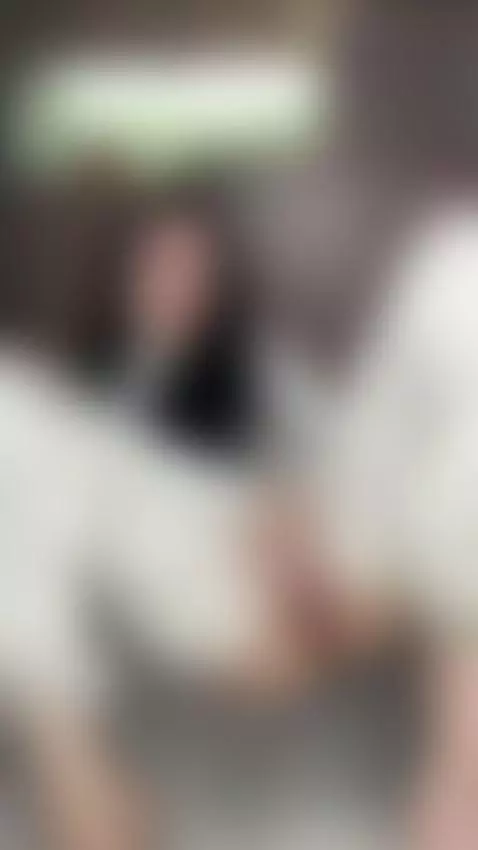 I want your tongue to run all over my body.👅 by daissyy