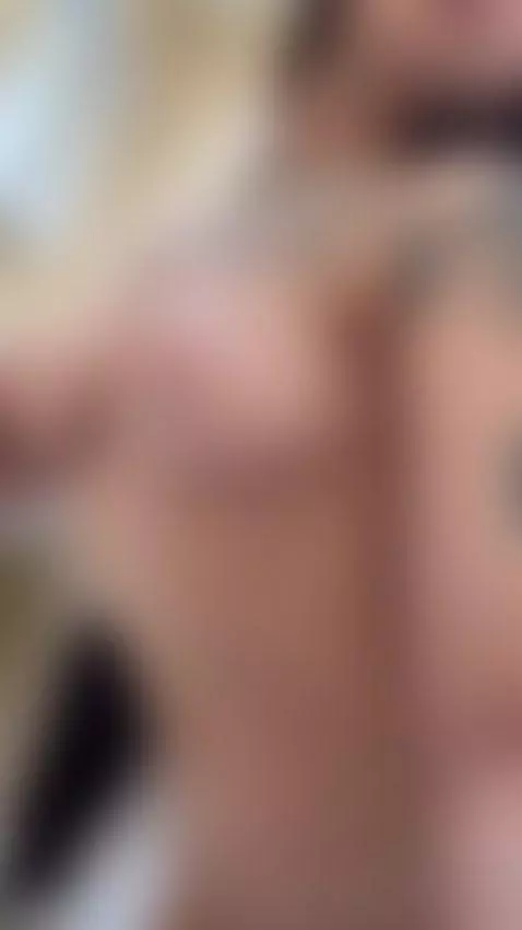 How do you like my curves?🍒 by daissyy