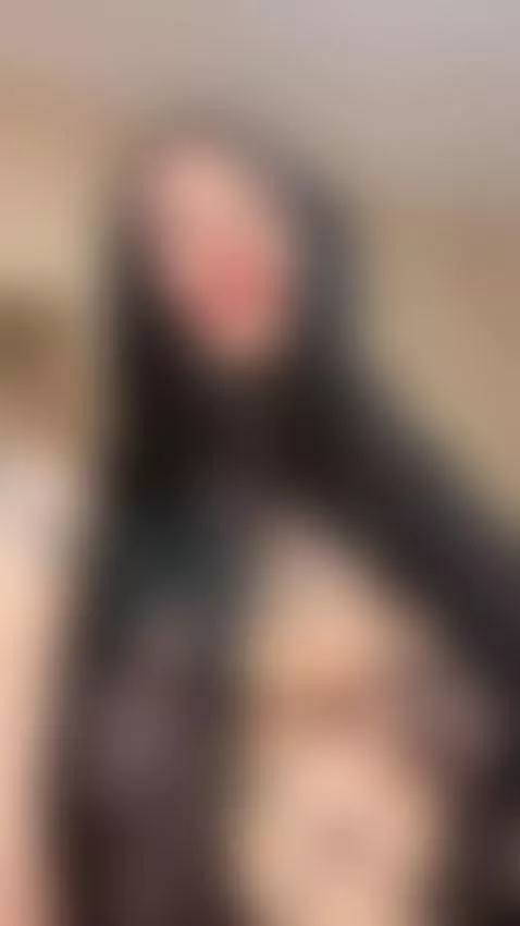 Too hot to handle. Yes, that’s a dare🔥 by daissyy