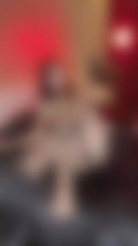 kisses on tights = kisses under them💋 by daissyy