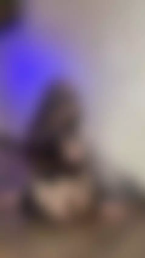 latex horny e-girl😈 by daissyy