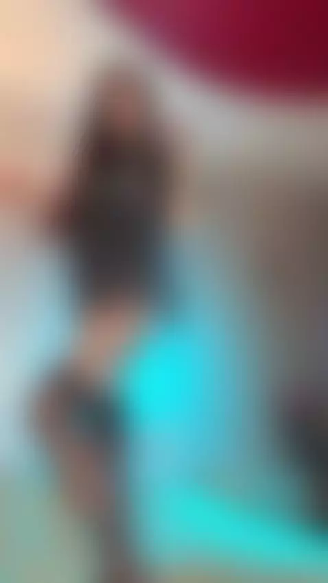 kneel peasant and worship your goth queen😈 by daissyy