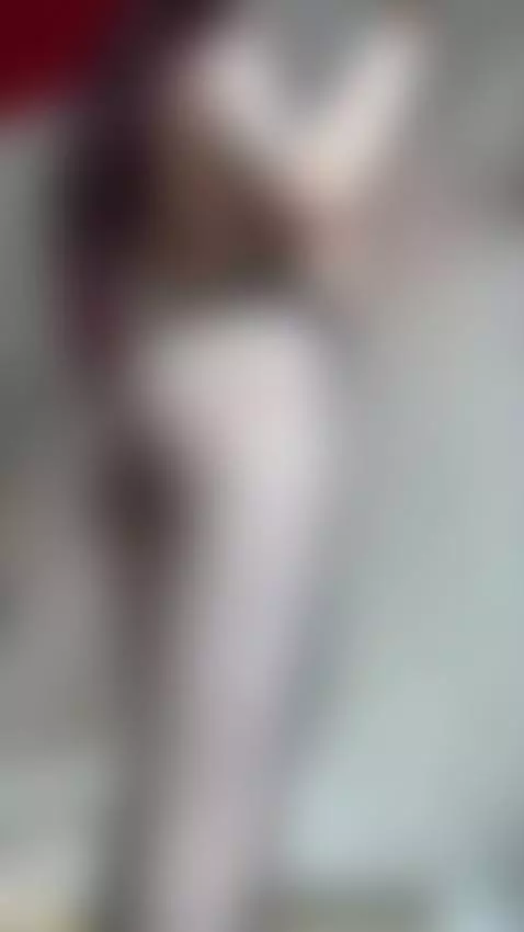 can you spot my wet pussy thru these pantyhose by daissyy