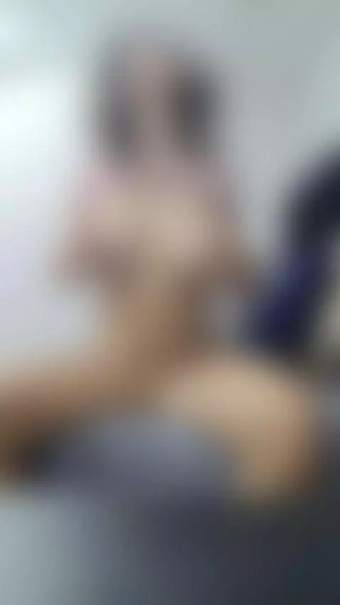 I feel that my tits need to be appreciated by niiawatson