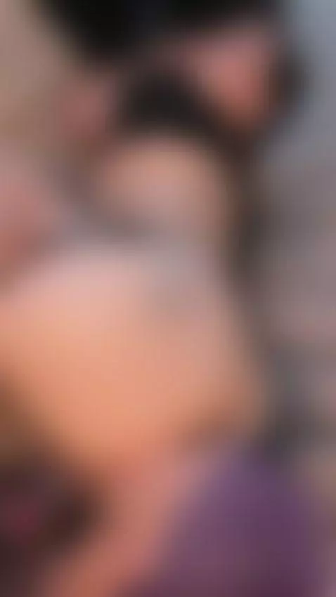 That big ass needs a good licking 🍑💦 by saraxcampur