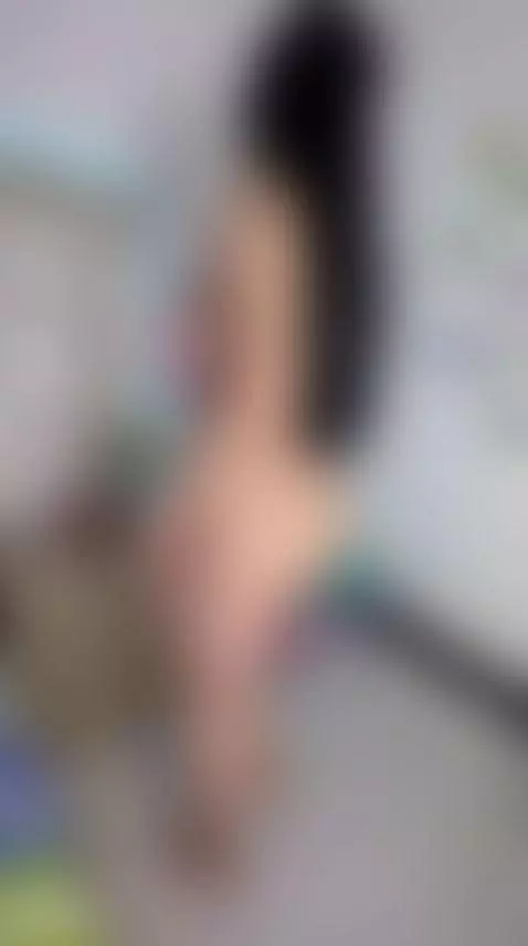 Time for a striptease by traviesareinaa