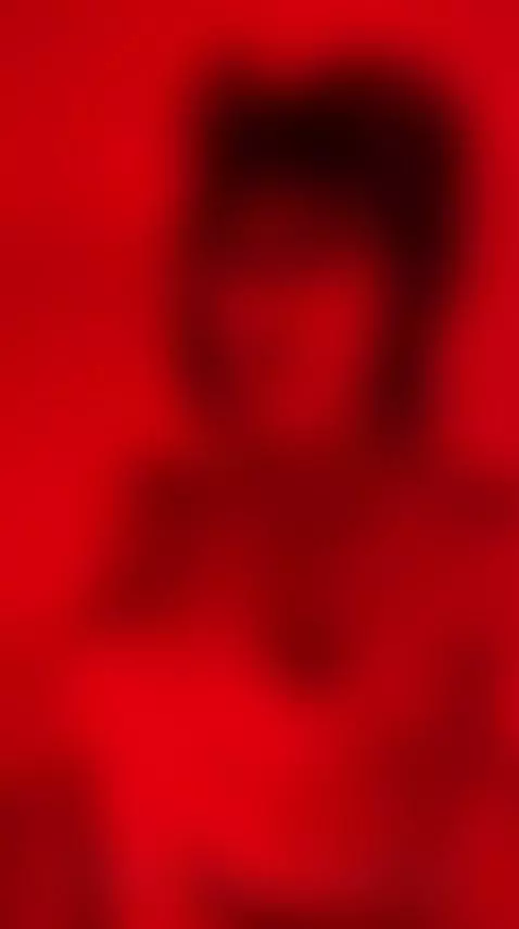 UNA CRIATURA DEL ESPACIO TOCANDOSE MUY DELICIOSO by petrovakathx