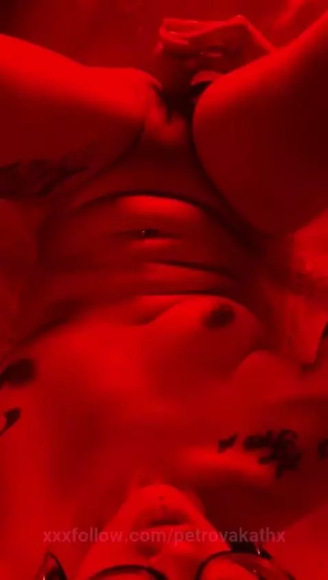 FOLLANDO MI DELICIOSA PUSSY by petrovakathx