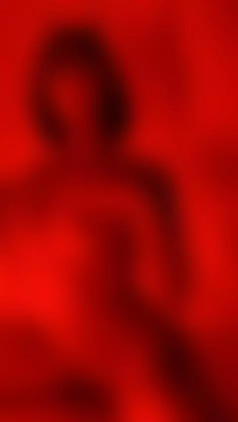 RICO COÑO APRETADO SE FOLLA CON UN DILDO by petrovakathx