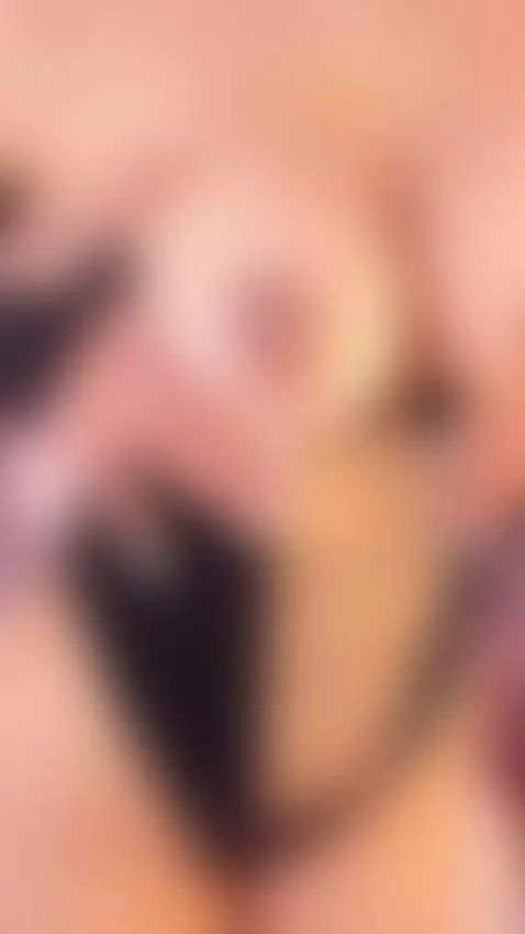 What u preffer?? mi ass or mi tits? 🍆💦 by janah-myers