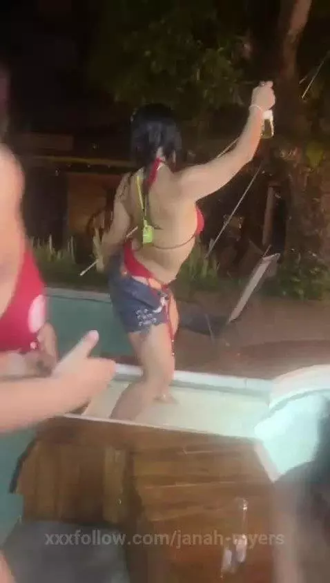 Someone recorded me while I was dancing drunk 🥵🥵 by janah-myers